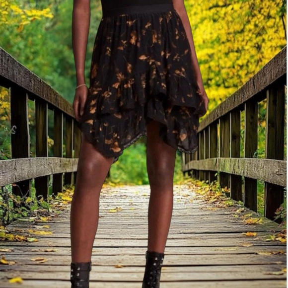 All Saints Dresses & Skirts - NWT All Saints size 4 black/gold asymmetrical skirt